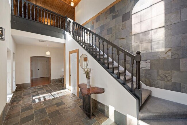 Building Photo - 158 Uriah Dr