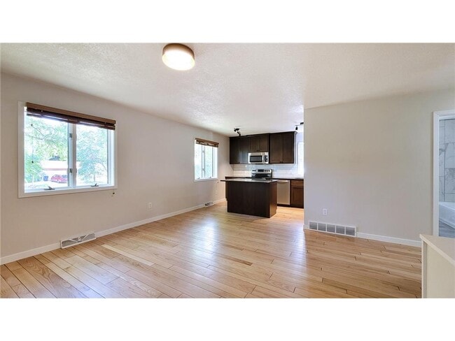Building Photo - 512 Nelson Ct