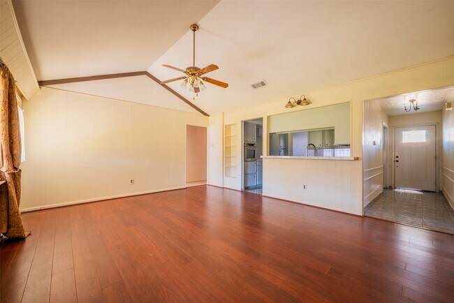 Building Photo - 4031 Curly Oaks Dr