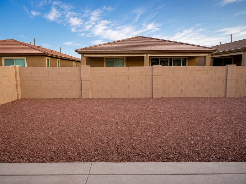 Building Photo - 6567 E Via Arroyo Azul