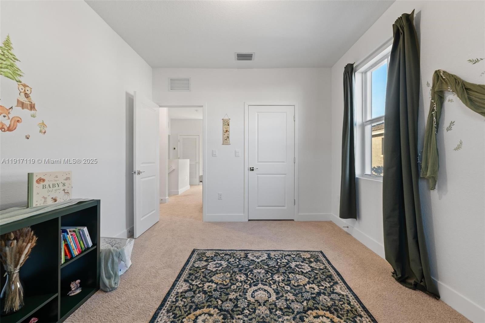 Building Photo - 210 SW 170th Ave