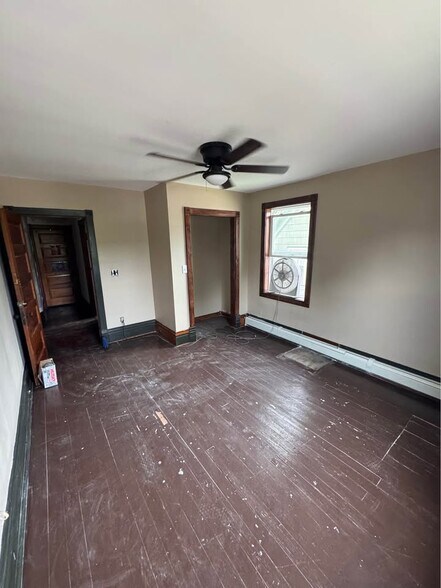 Building Photo - 911 College Ave