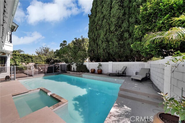 Building Photo - 2211 Silk Tree Dr
