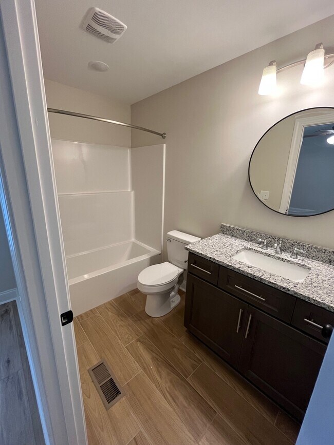 Building Photo - 434 Wren Crest Lane