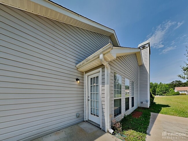 Building Photo - 15 Wilmington Dr