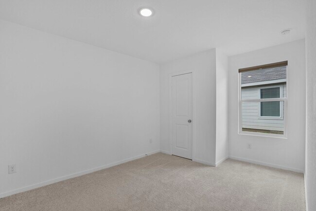Building Photo - 7316 Green Sapphire