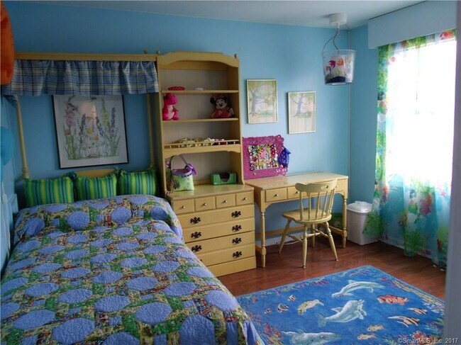 Primary Photo - 44 Oak Forest Dr