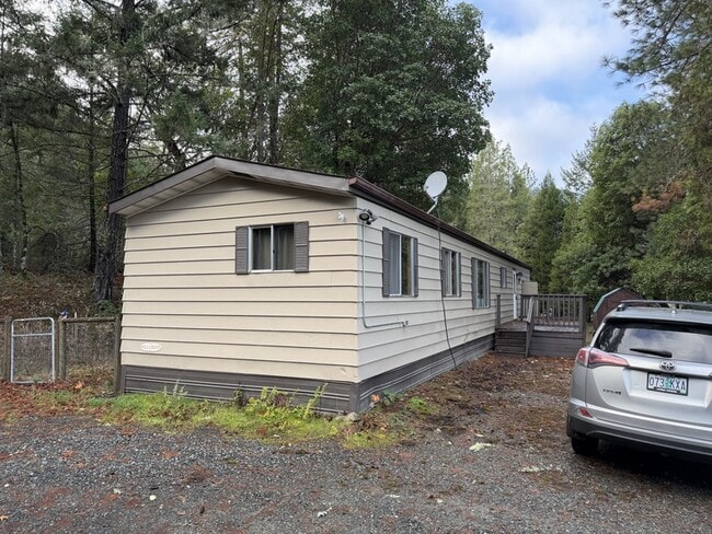 Building Photo - 1342 Southside Rd