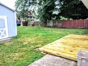 Building Photo - Fully remodeled 3 bedroom ranch with large...