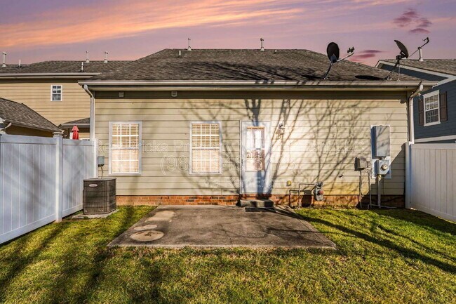 Building Photo - 4902 Tradd Cir