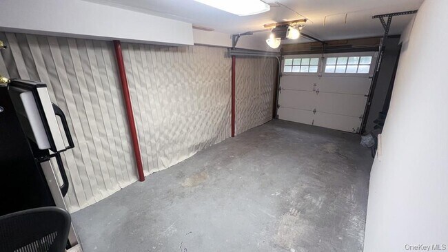 Building Photo - 10 Messina Ave