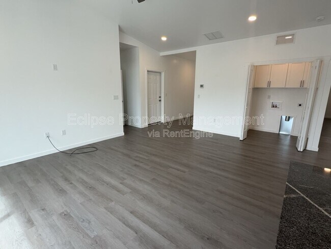 Building Photo - 147 Buena Vista Dr