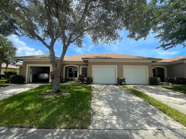Building Photo - 1854 Pelican Dr