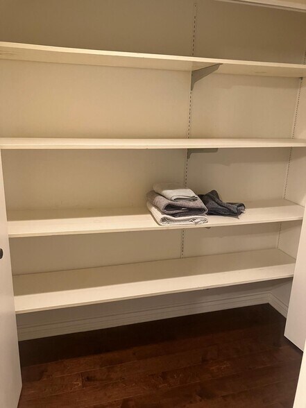 Plenty of storage space - 4105 Collwood Ln