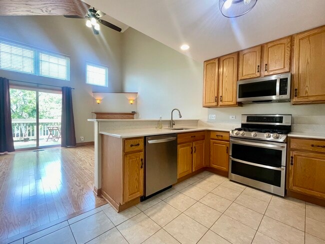 Building Photo - 517 Willow Way