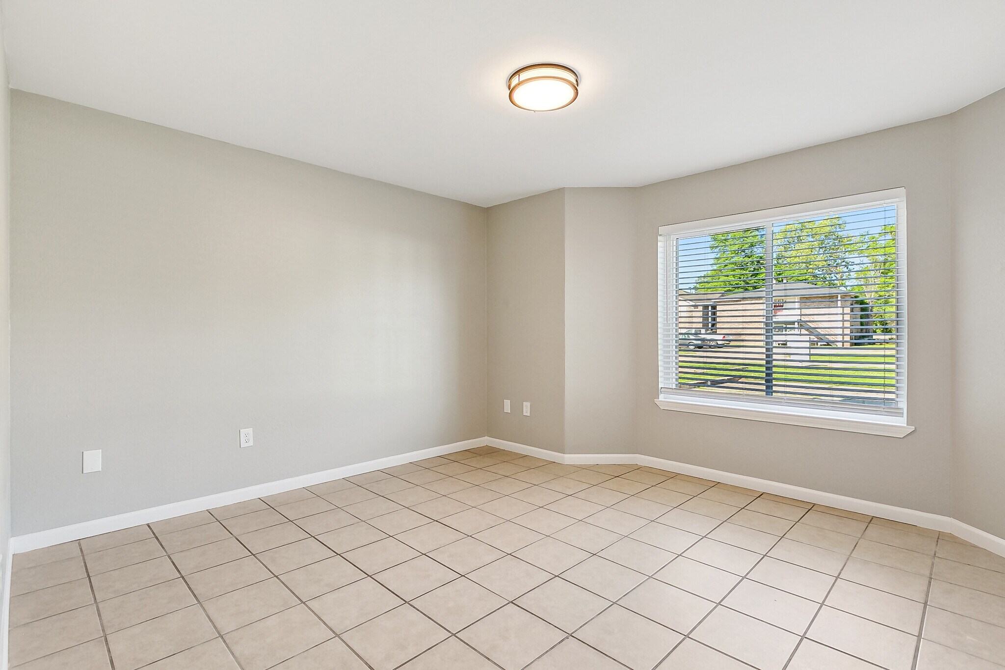 Building Photo - 813 Hammond Manor Dr