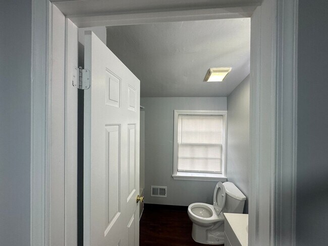 Building Photo - 32_513