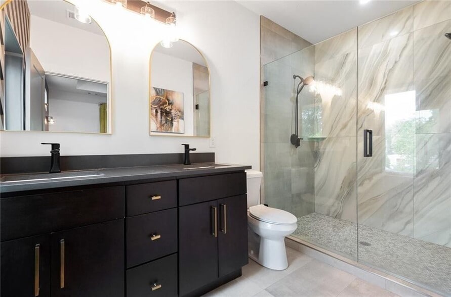 Building Photo - 255 Mathewson Pl SW