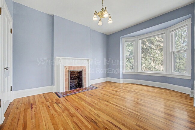 Building Photo - 2214 E 13th Ave