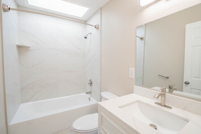 Building Photo - 3 Bed / 1 Bath in North Tulsa! Section 8 Welcomed!