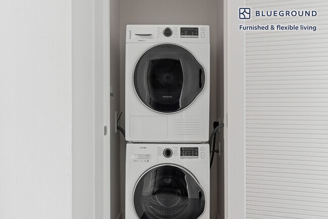 Building Photo - 447 17th St