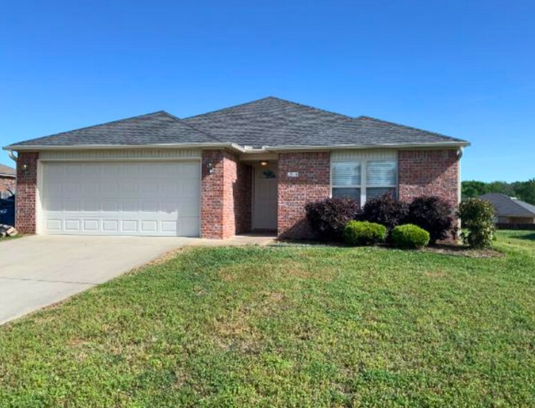 Building Photo - 154 Harvick Cir