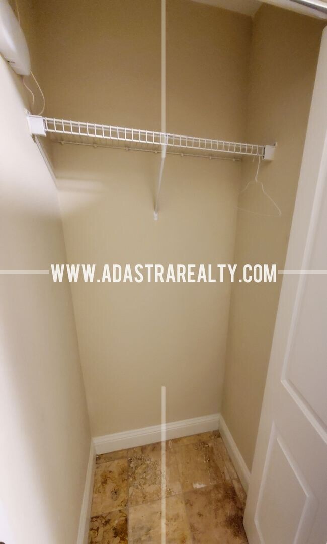 Building Photo - Ultimate Urban Living, Incredible Amenities!!-Beautiful Studio Apartment in Downtown KC-Coming SO...