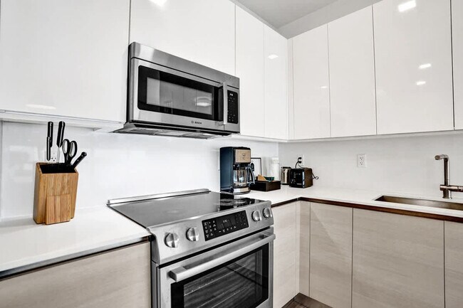 Building Photo - 1220 17th St