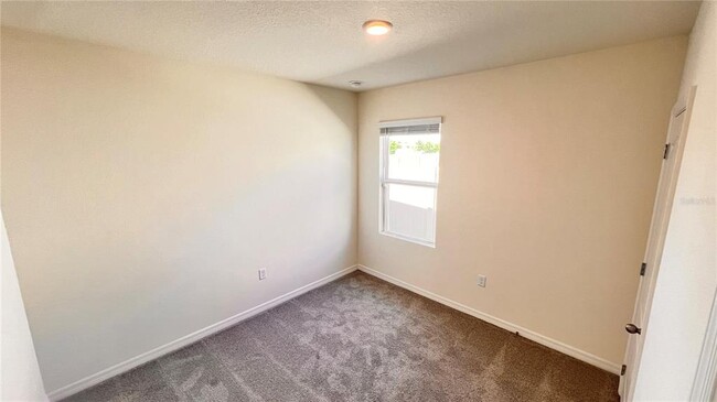 Building Photo - 227 Eagleview Loop