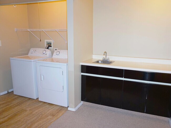 Building Photo - 913 Casey Ct