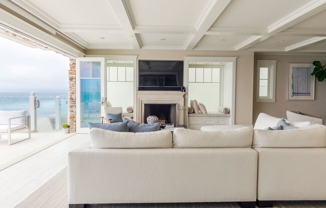 Building Photo - 119 Malibu Colony Rd