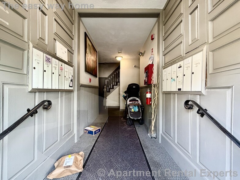Building Photo - 122 Berkshire St