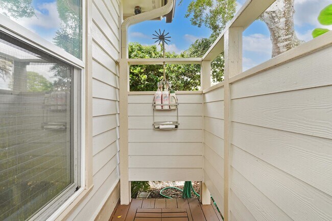 Building Photo - 500 Turnberry Ln