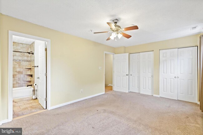 Building Photo - 520 Buckstone Garth
