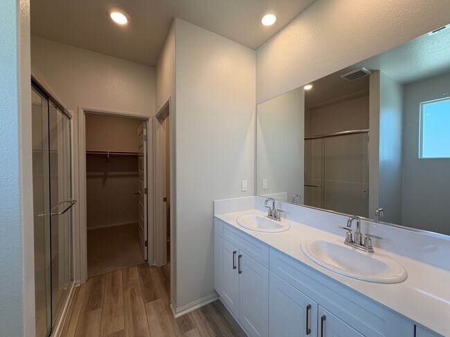 Building Photo - Beautiful 3 Bedroom Condo in West Covina