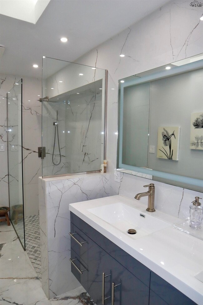 Building Photo - 19 Pilot Point Dr