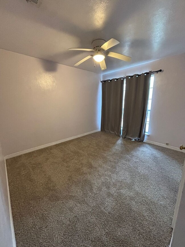 Building Photo - Eastwood on the Bayou