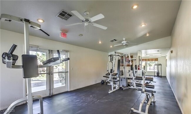 Building Photo - 1633 Cave Spring Dr