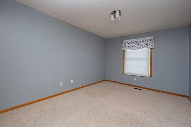 Building Photo - 5831 Belle Ave