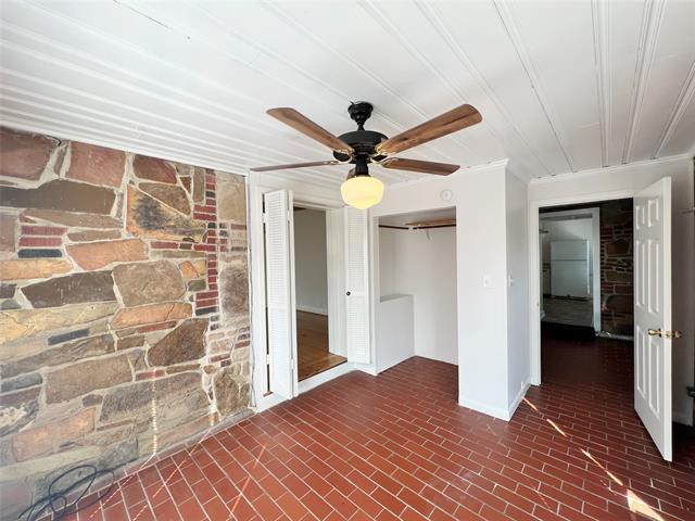 Building Photo - 5314 Stoneleigh Ave