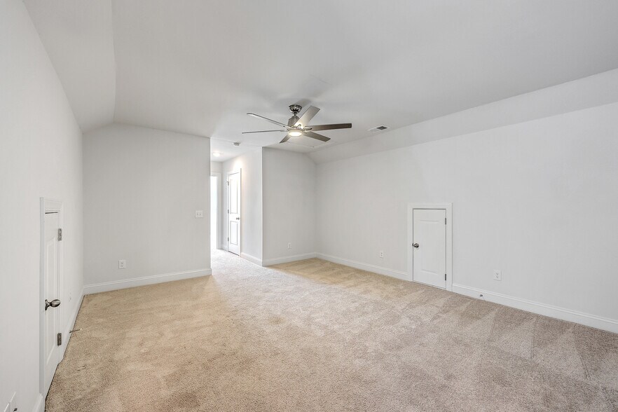 Building Photo - 316 Long Pier St