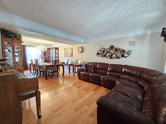 Building Photo - 4540 Redwood Vine Dr