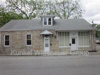 Building Photo - 104 S Alton St