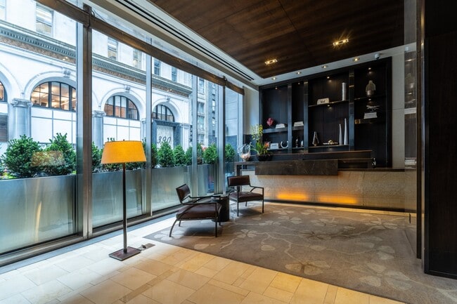 Building Photo - 400 Fith Setai