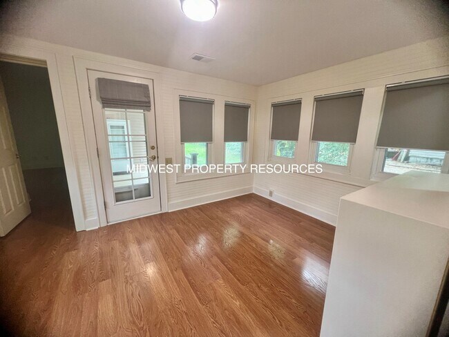 Building Photo - Amazing 4 Bedroom Home!