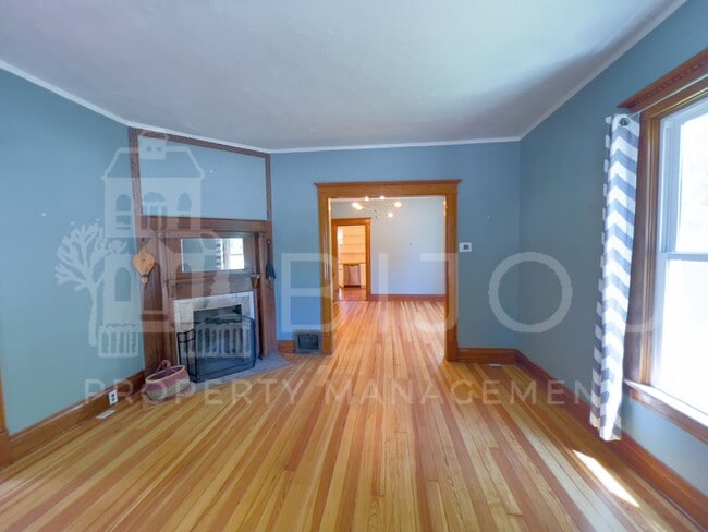 Building Photo - Patty Jewett Bungalow