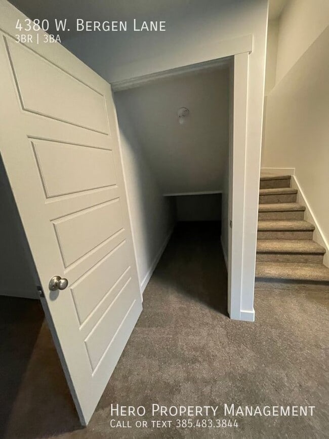 Building Photo - 4380 Bergen Ln