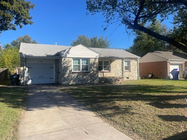 Primary Photo - 3 bed, 1 bath , beautiful wood floors, fen...