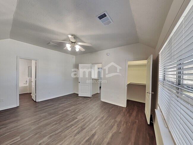 Building Photo - 26114 Cypresswood Dr