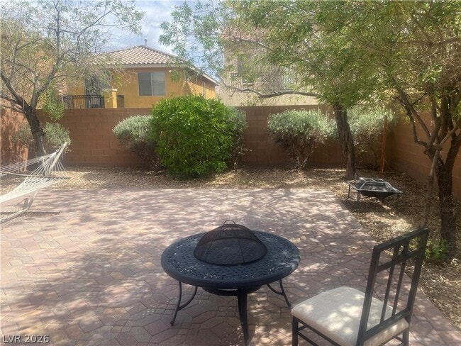 Building Photo - 7469 Calzado Dr